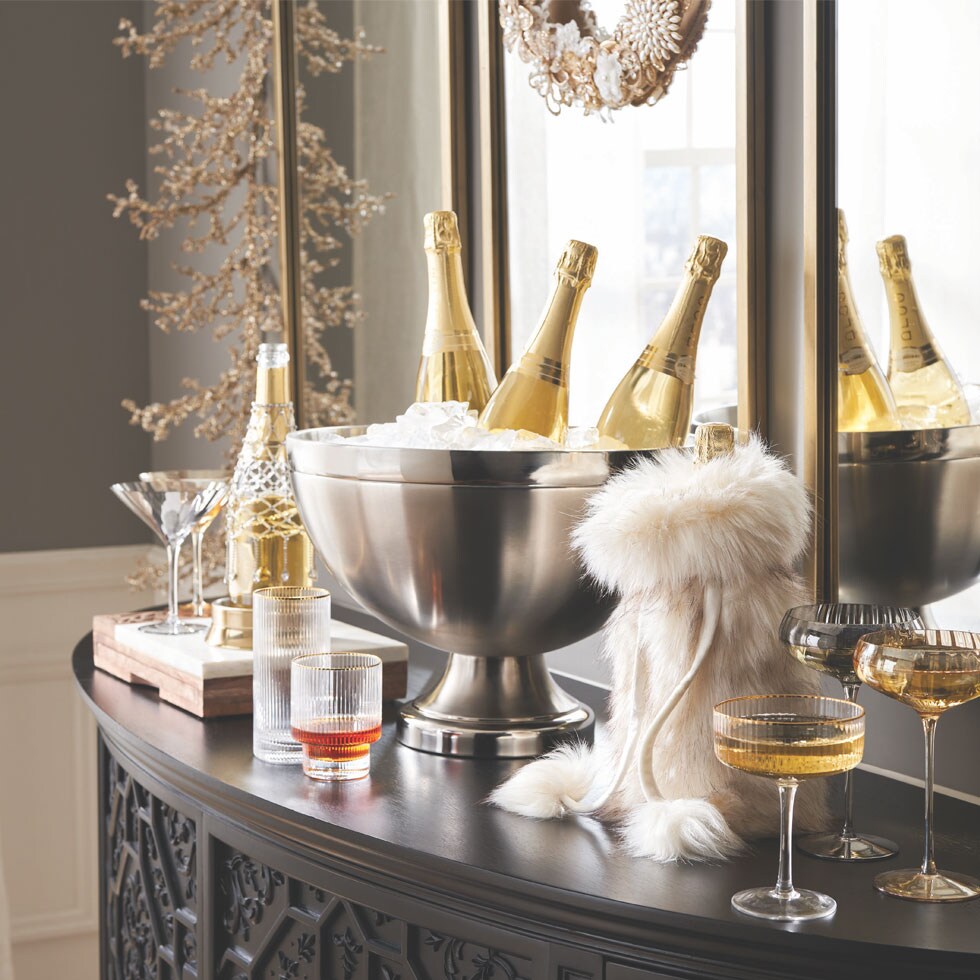 Seamless Style Transitioning Your Holiday Decor For New Year s Eve Seamless Style Transitioning Your Holiday Decor For New Year s Eve